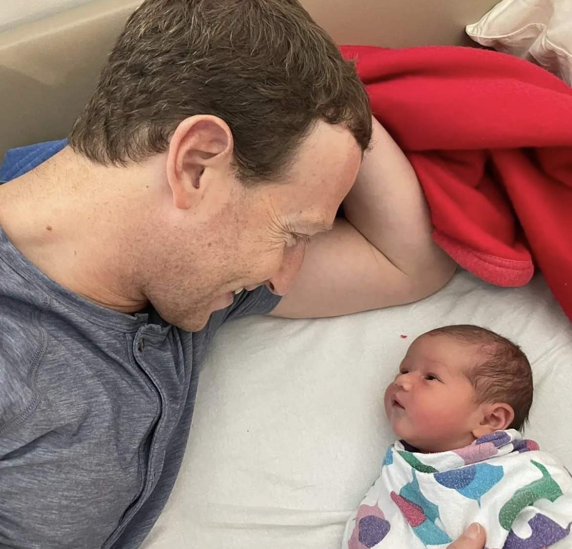 Mark Zuckerberg a devenit tată pentru a treia oară. Șeful de la Meta a făcut publice primele imagini cu fiica sa: „Bine ai venit pe lume” / FOTO