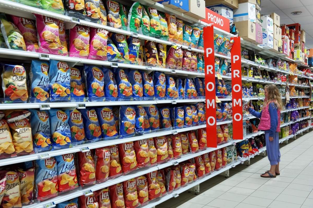 Ce conţin chipsurile din Carrefour, Lidl sau Kaufland. Nu le mai consuma dacă vezi acest detaliu pe etichetă