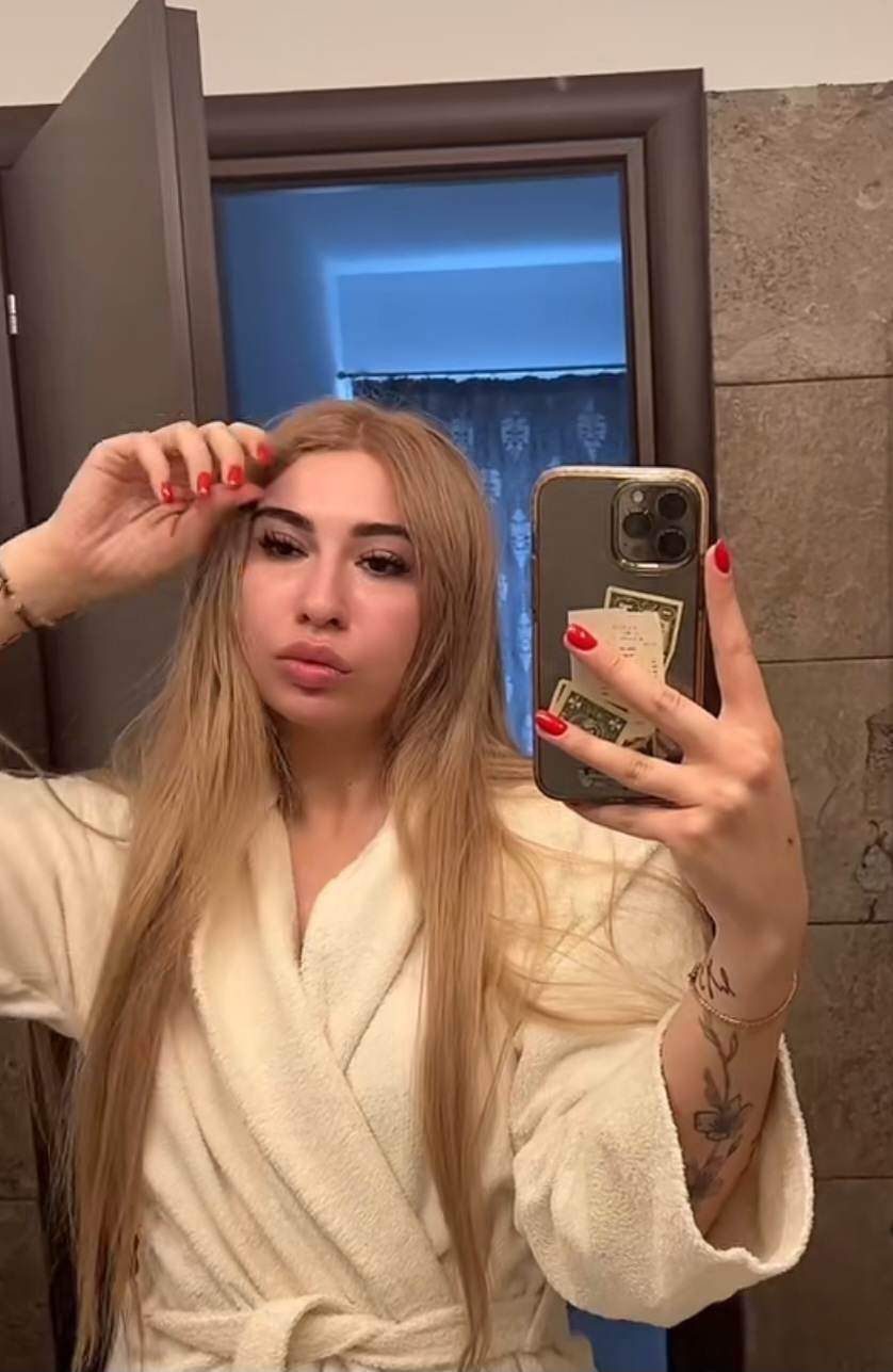 Cum arată Sarah Dumitrescu nemachiată. Fiica Anamariei Prodan s-a afișat complet naturală / FOTO