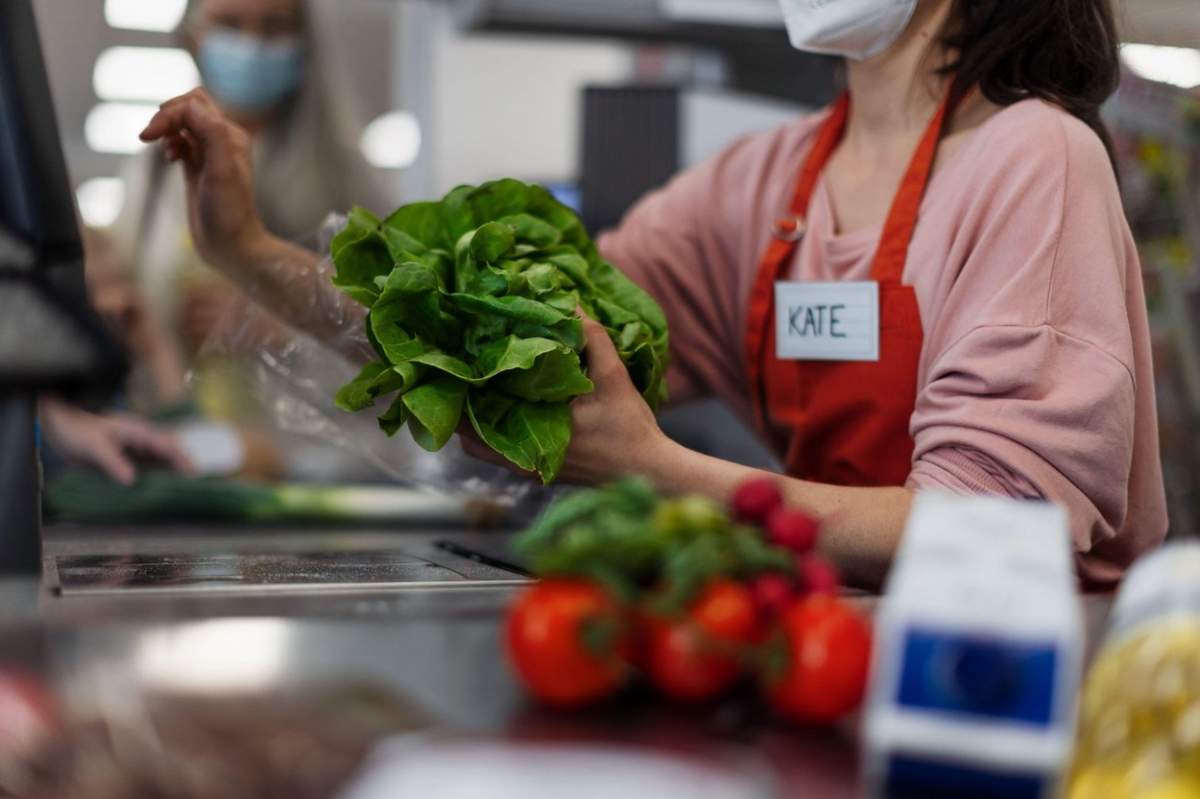 Reacția Auchan, după ce Marian Godină s-a declarat nemulțumit de sistemul de self check - out