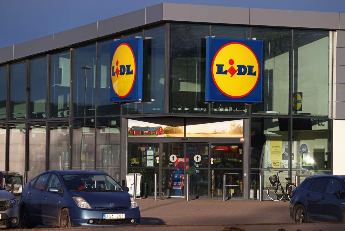 Lidl a anunțat ce produse vinde pentru Ziua Femeii