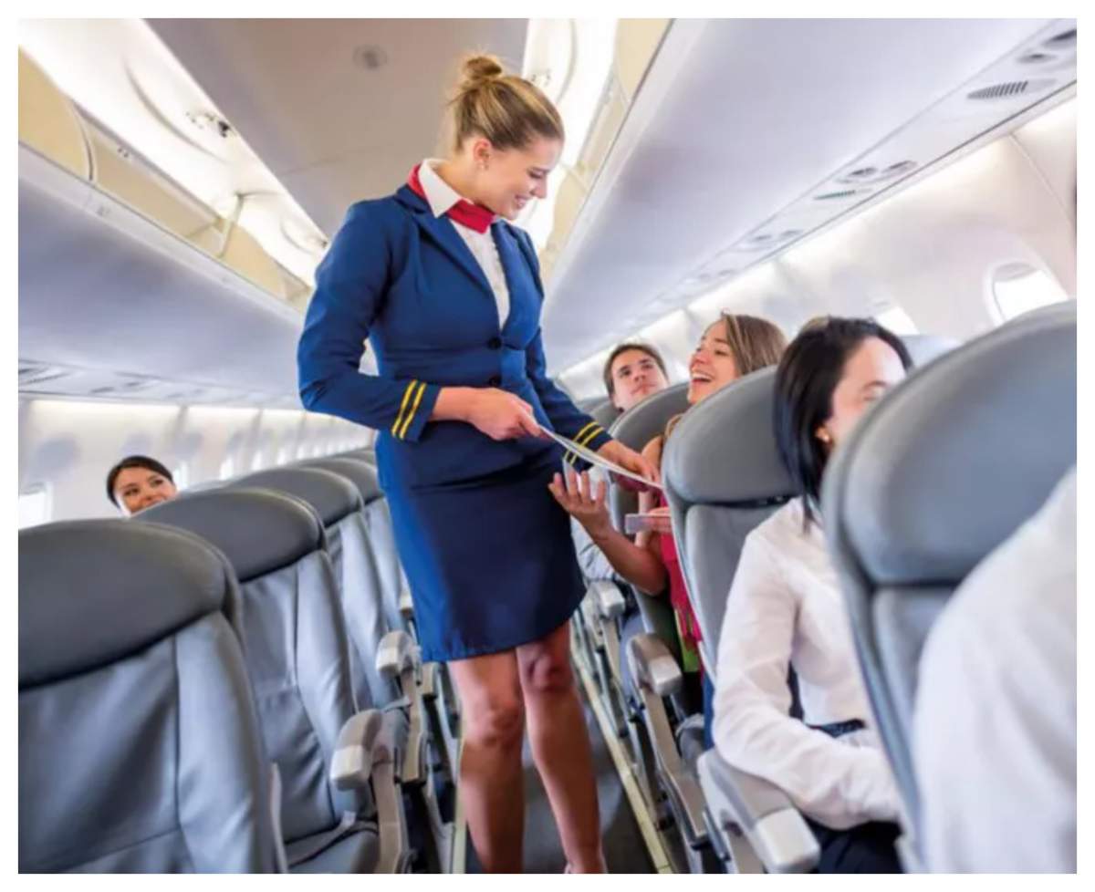 Ce nu au voie să spună stewardesele în avion. Ele trebuie să respecte câteva reguli importante