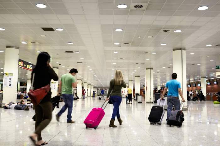 O femeie a fost găsită inconștientă pe Aeroportul Otopeni
