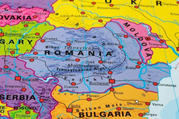 Obiectivul turistic din România care îi impresionează pe români. Mulți credincioși merg să se roage în locul sfânt