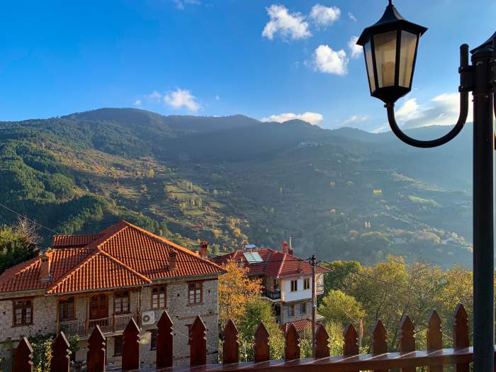 Orașul din Europa unde se vorbește limba română! Este o destinație turistică celebră: ”Poate fi vizitat și pentru...”