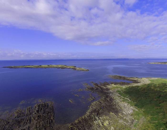 O insulă nelocuită se vinde cu 170.000 de euro. Cum arată locația care măsoară 10 hectare / FOTO