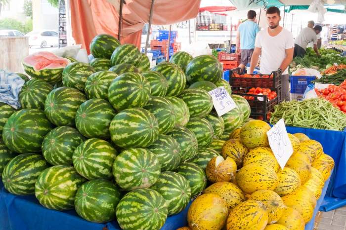 Cu cât se vinde un pepene la tarabele din piață. Prețul din acest an îi sperie pe români