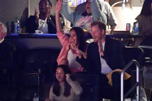 Meghan Markle și Prințul Harry, surprinși la meciul celor de la Lakers. Ce detaliu au observat fanii / FOTO