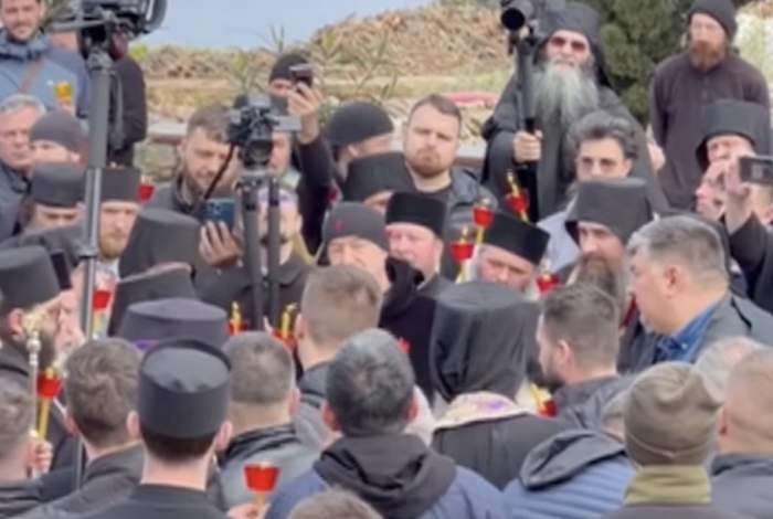 Gigi Becali a participat la slujba de deshumare a Părintelui Petroniu Tănase. Imagini cu patronul de la FCSB pe muntele Athos / FOTO
