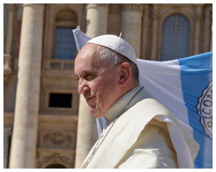 Ce fenomen a apărut pe cer în Budapesta, în timpul vizitei Papei Francisc. Este vizibil o dată la 10 ani / FOTO