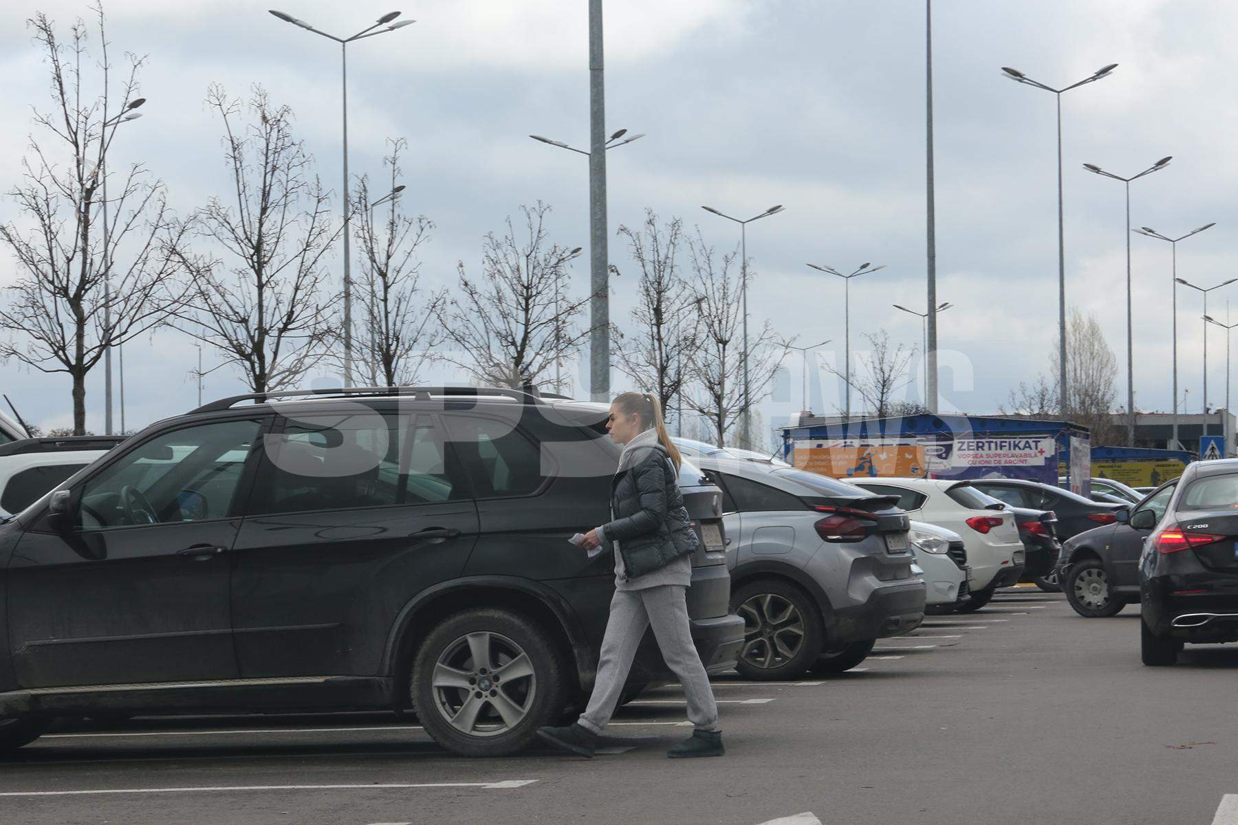 Roxana Nemeș, o femeie independentă. Dovada că vedeta se descurcă singură în orice situație / PAPARAZZI