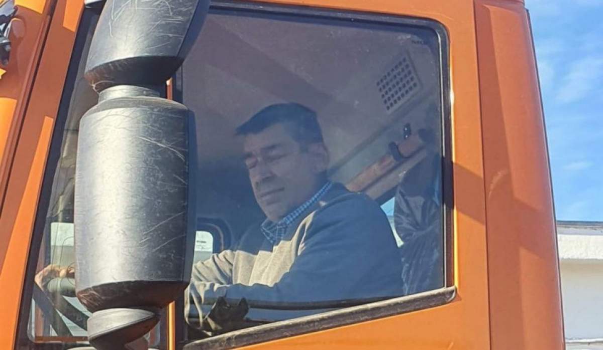 Cine este Dumitru, bărbatul care a murit după ce a lucrat 40 de ore, în Botoșani. A deszăpezit drumul pentru o ambulanță care urma să ajungă la o gravidă / FOTO