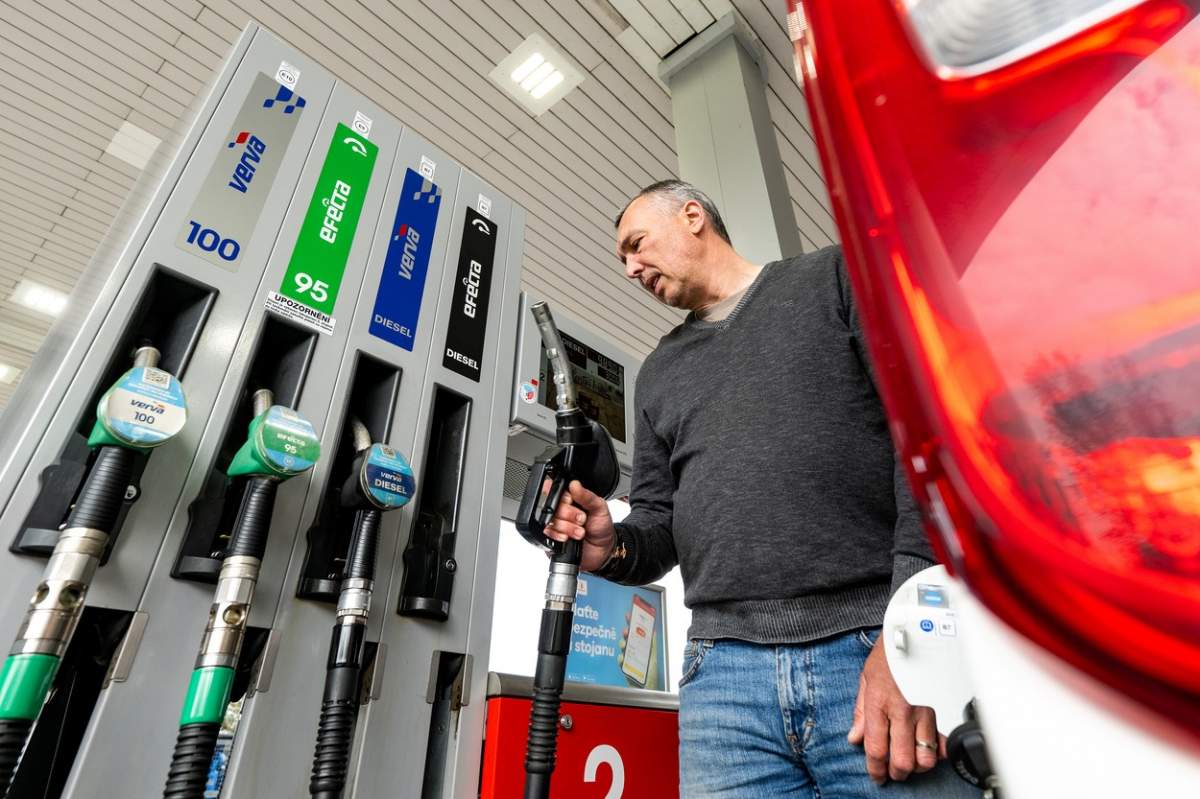Vești bune pentru șoferii din România! Motorina costă aproape cât benzina! Preţul carburanţilor, astăzi, 1 mai 2023