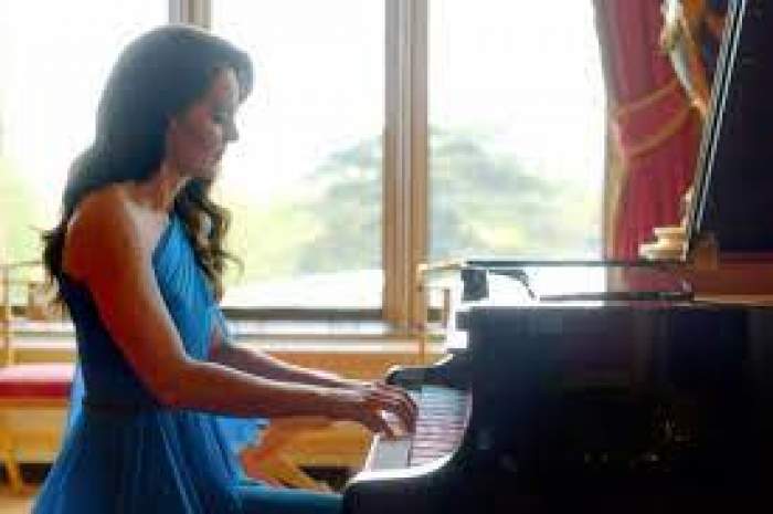 Kate Middleton a apărut cântând la pian în finala concursului Eurovision 2023. Cum a fost surprinsă Prințesa de Wales / FOTO