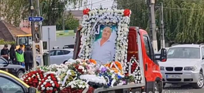 Imagini sfâșietoare de la înmormântarea lui Nicolae, bărbatul care a murit în accident de muncă la Rafinăria Petromidia: „Tăticule...” / FOTO
