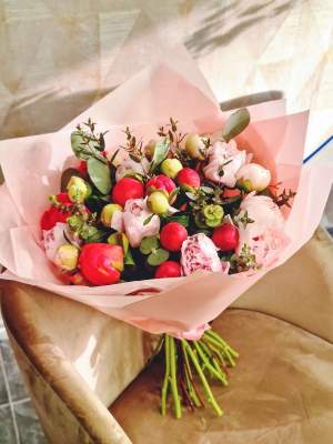 (P) Magia livrărilor de flori în aceeași zi, cum florăria Bloomeria aduce zâmbete în București