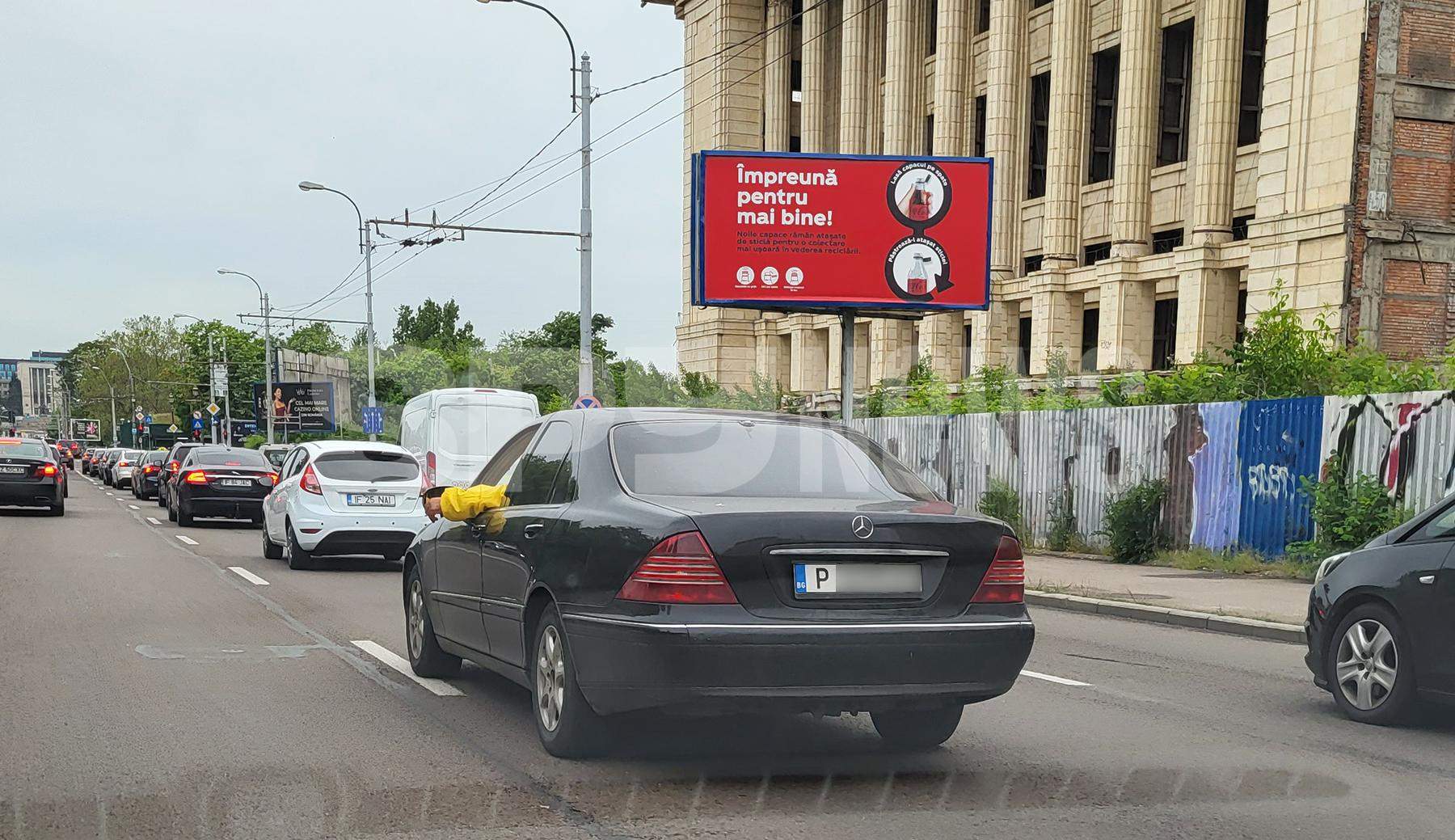 Imagini rare cu Gabi Jugaru! ”Regele farselor” și-a inmatriculat mașina în Bulgaria / PAPARAZZI