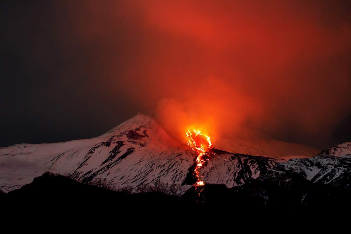 Alertă roșie de protecție civilă în Italia! Vulcanul Etna este pe cale să erupă: "Fântâni de lavă..."