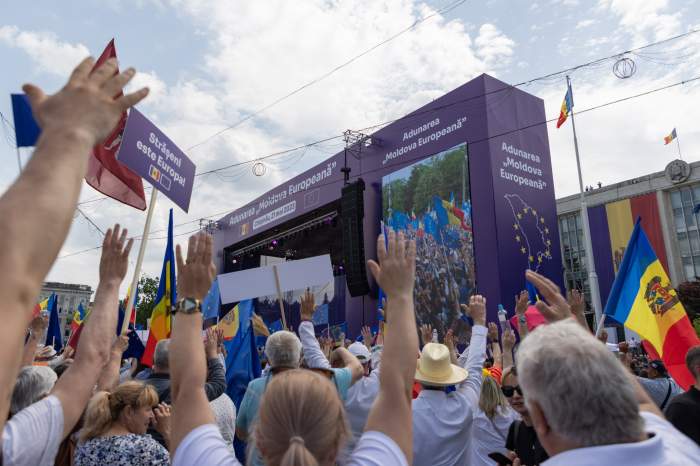 Zeci de mii de moldoveni la protestul pro-european, de la Chișinău. Maia Sandu cere intrarea în Uniunea Europeană: "Nu mai vrem șantajul..."
