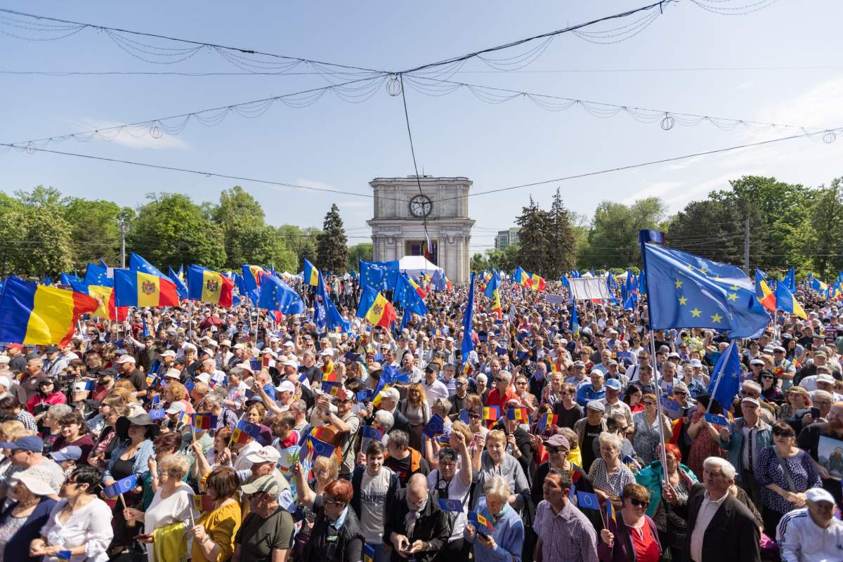 Zeci de mii de moldoveni la protestul pro-european, de la Chișinău. Maia Sandu cere intrarea în Uniunea Europeană: "Nu mai vrem șantajul..."