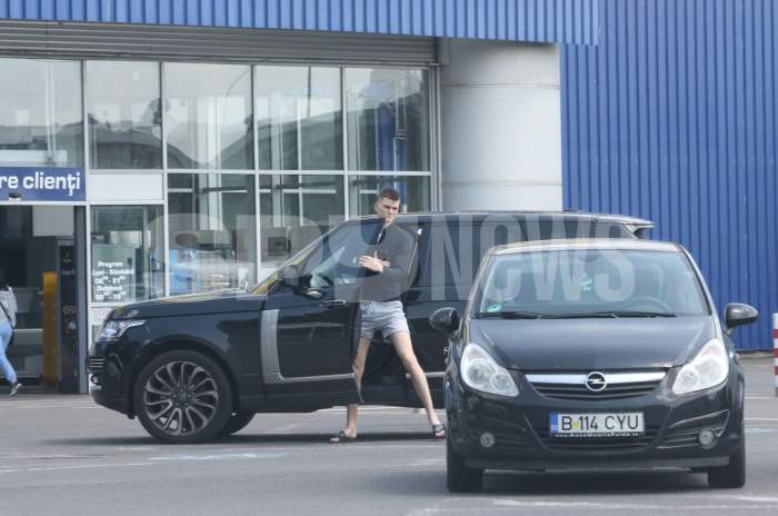 Fiul lui Vasile Șiman, parcare de senzație pe locurile pentru persoanele cu dizabilități! Paparazzii Spynews.ro l-au prins în mijlocul acțiunii / PAPARAZZI