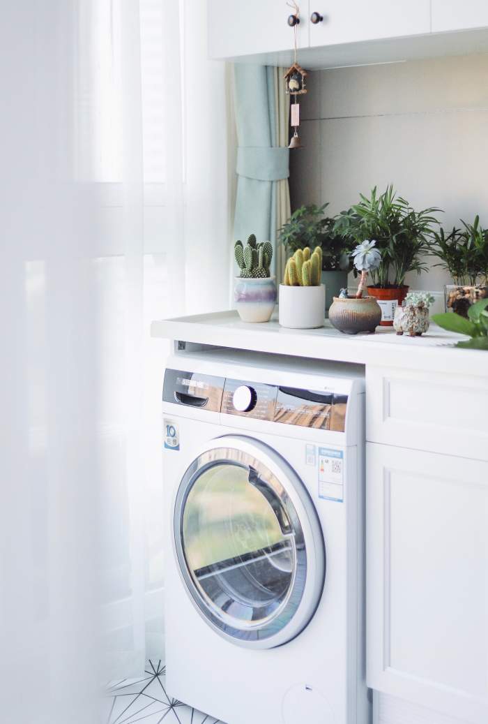Cum se curăță mașina de spălat cu oțet. Metoda corectă care elimină mirosurile și murdăria