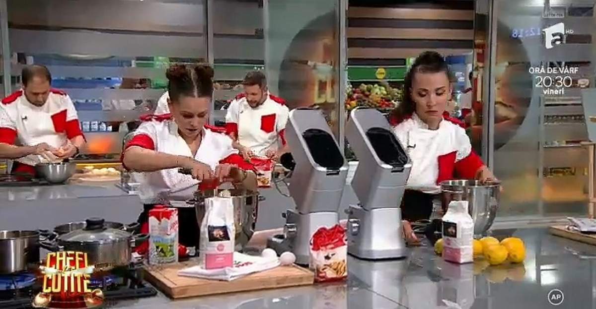 Monica Pușcoiu și Nina Hariton în timp ce gătesc la Chefi la cuțite.