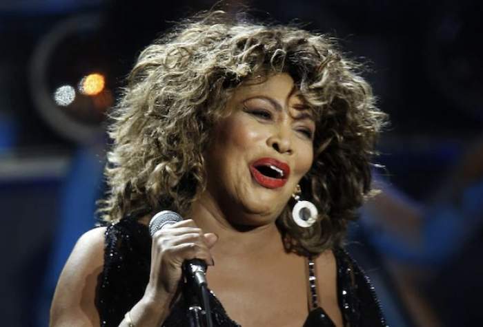 Tina Turner nu a avut o viață ușoară. Artista a fost abandonată de părinți și a trăit ani în sărăcie