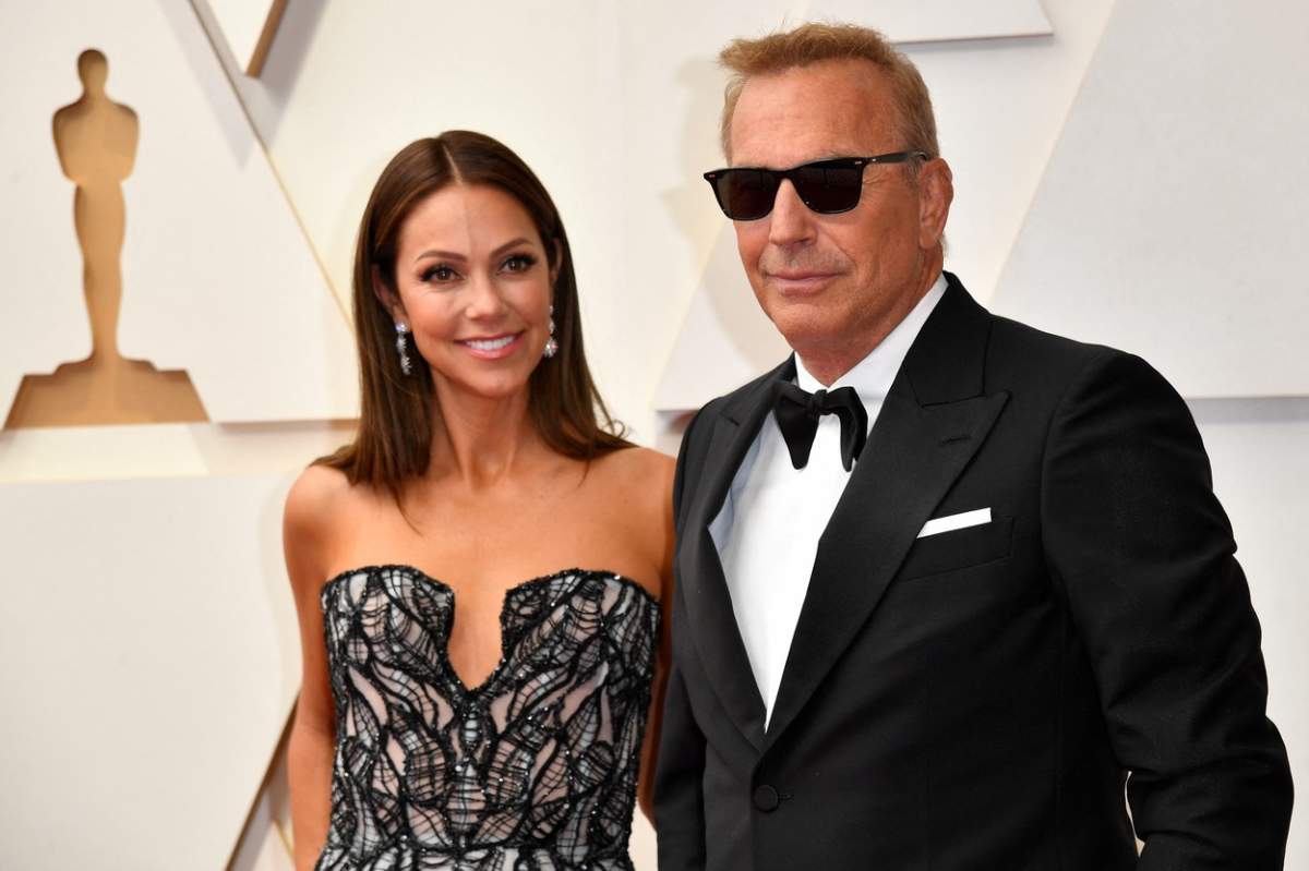 Cine este Christine Baumgartner, femeia de care Kevin Costner divorțează după 18 ani