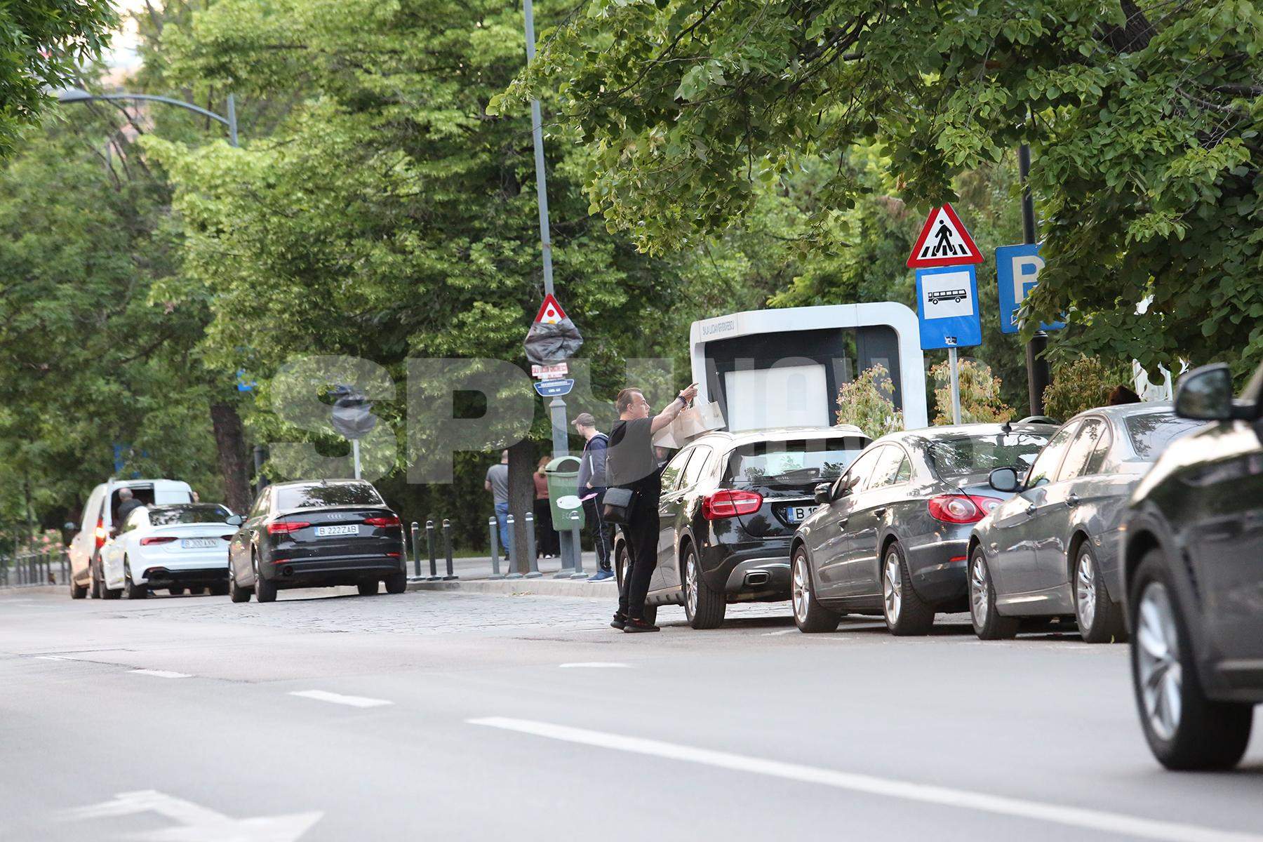 Primele imagini cu Adrian Enache după ce s-a aflat că va deveni bunic. Cât de ocupat este artistul / PAPARAZZI