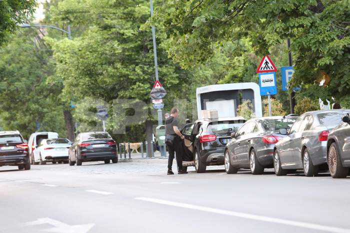 Primele imagini cu Adrian Enache după ce s-a aflat că va deveni bunic. Cât de ocupat este artistul / PAPARAZZI