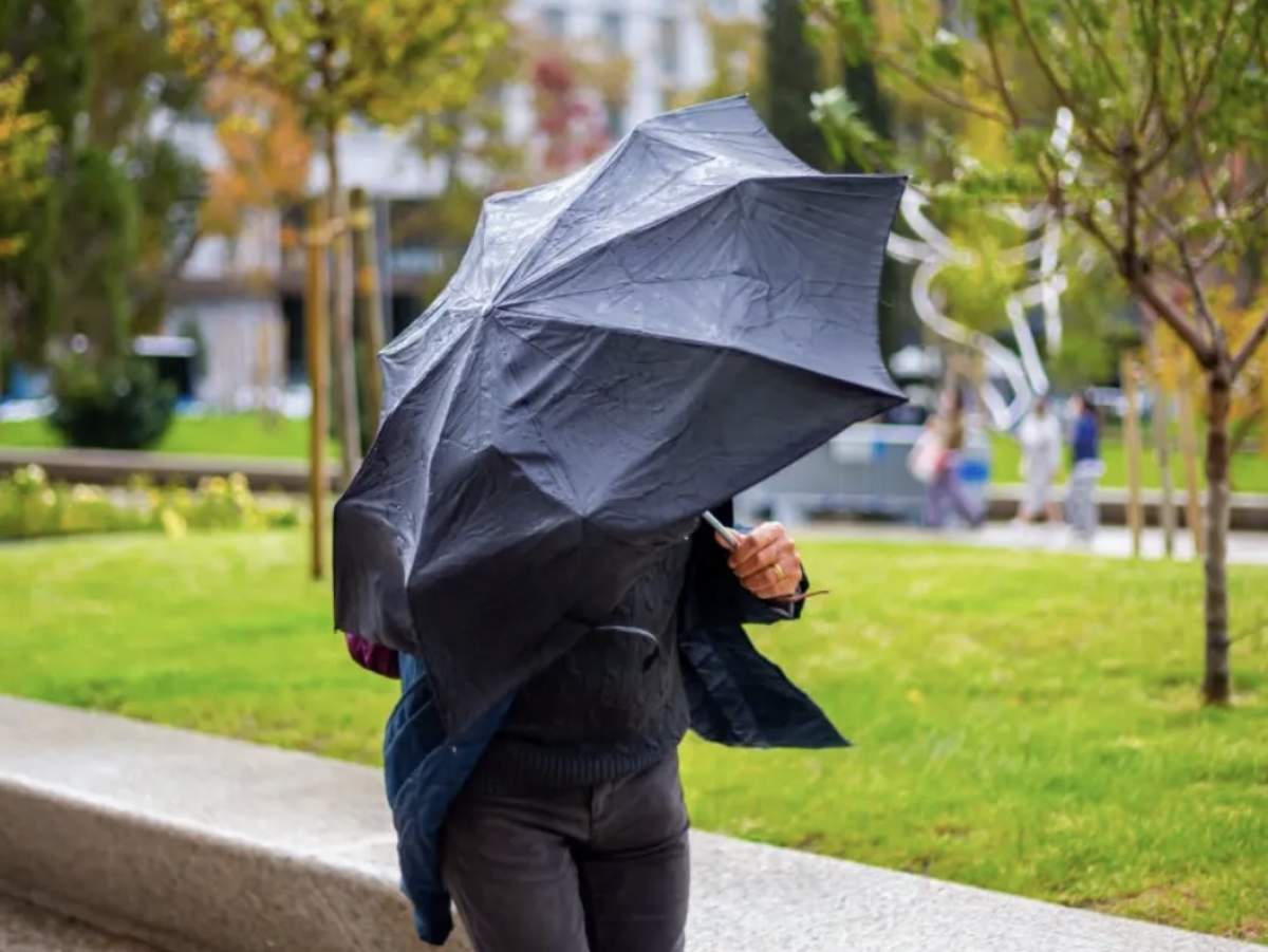 Anunț ANM! Vremea va fi rece și ploioasă în următoarea perioadă în România. Prognoza meteo pentru următoarele patru săptămâni