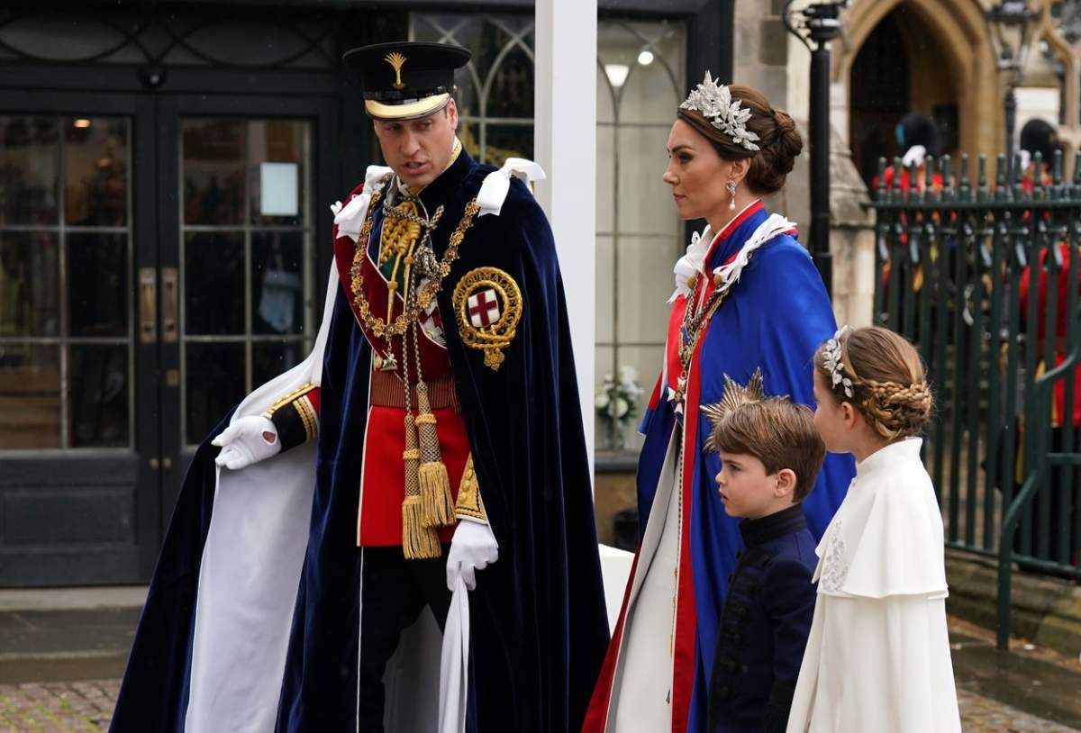 Încoronarea regelui Charles. Prințesa Kate poartă o ținută spectaculoasă. A adus un omagiu Reginei Elisabeta a II-a Încoronarea regelui Charles. Prințesa Kate poartă o ținută spectaculoasă. A adus un omagiu Reginei Elisabeta a II-a