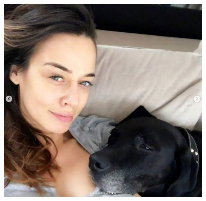 Andreea Raicu, sfâșiată de durere, după ce a murit câinele ei. Ce mesaj emoționant a postat pe rețelele de socializare: ”Nu va trece niciodată”