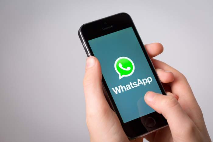 Un telefon cu Whatsapp