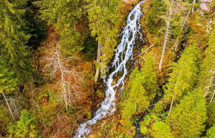 Locul din România unde se găsește cea mai limpede apă din Europa. Este un obiectiv turistic spectaculos de care puțini știu