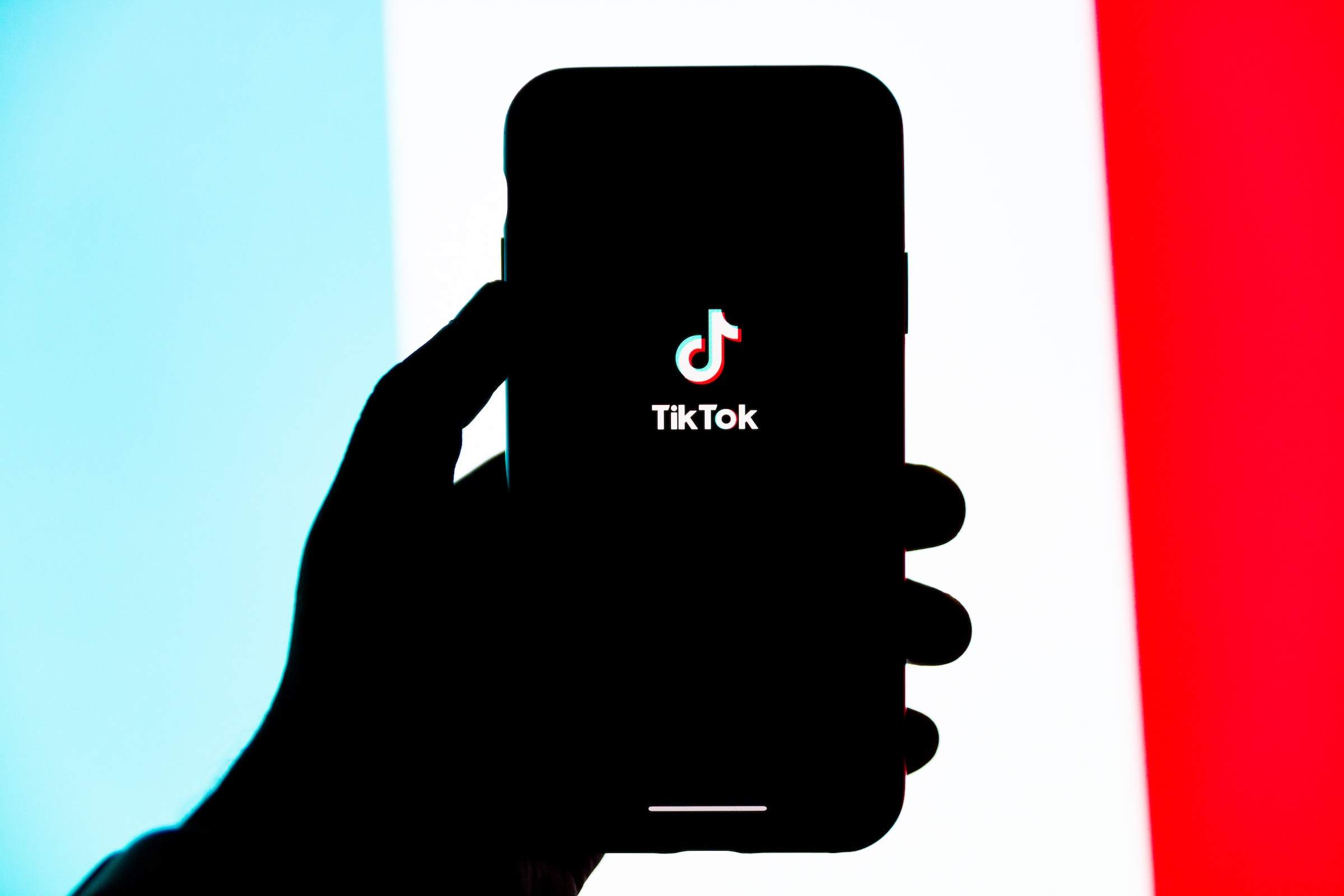 O femeie a ajuns la Urgențe, după ce a încercat un truc de pe TikTok: ”A fost cea mai chinuitoare”