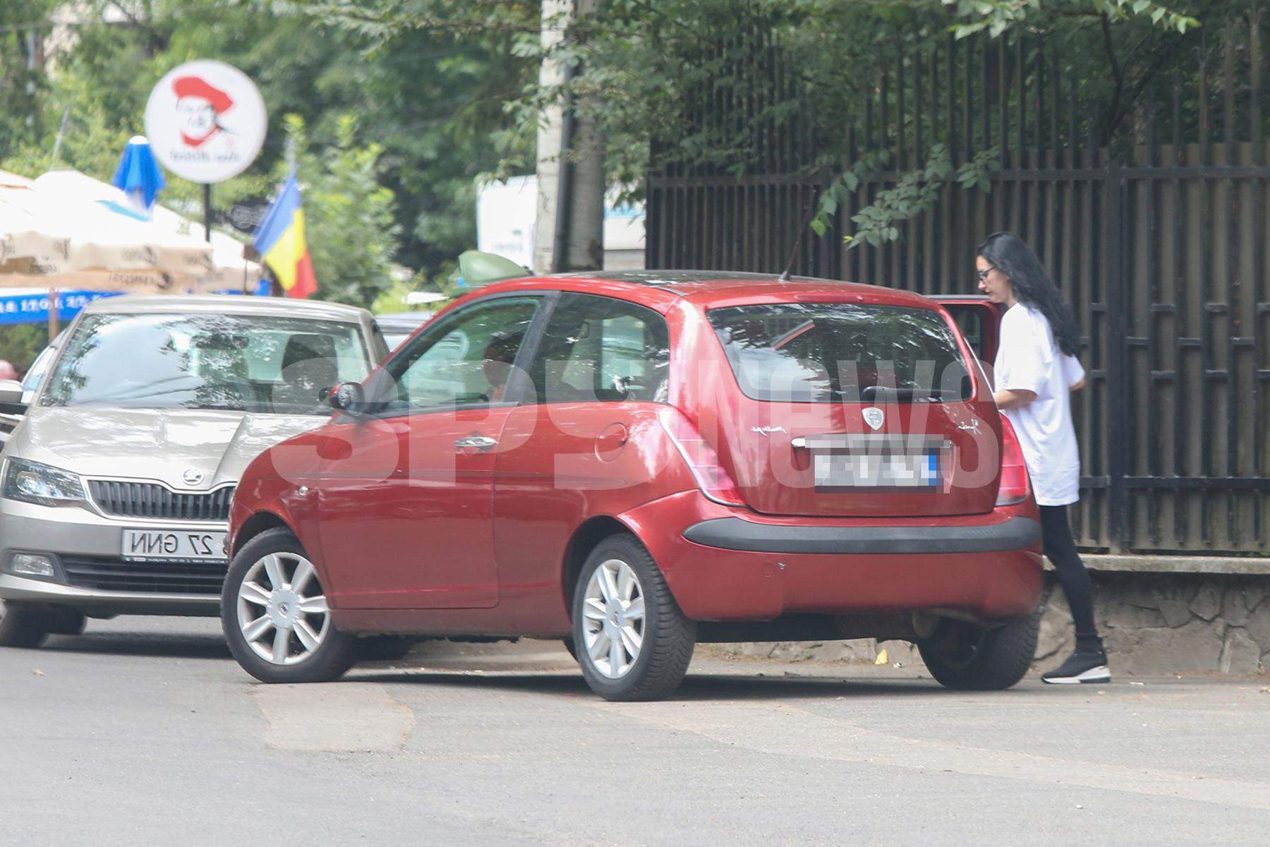 Imagini rare cu Petre Roman, Silvia Chifiriuc și fiul lor. Cum își petrec cei trei timpul liber și cum îl răsfață soția pe fostul politician / PAPARAZZI