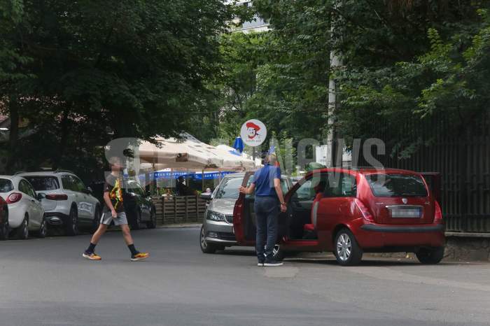 Imagini rare cu Petre Roman, Silvia Chifiriuc și fiul lor. Cum își petrec cei trei timpul liber și cum îl răsfață soția pe fostul politician / PAPARAZZI