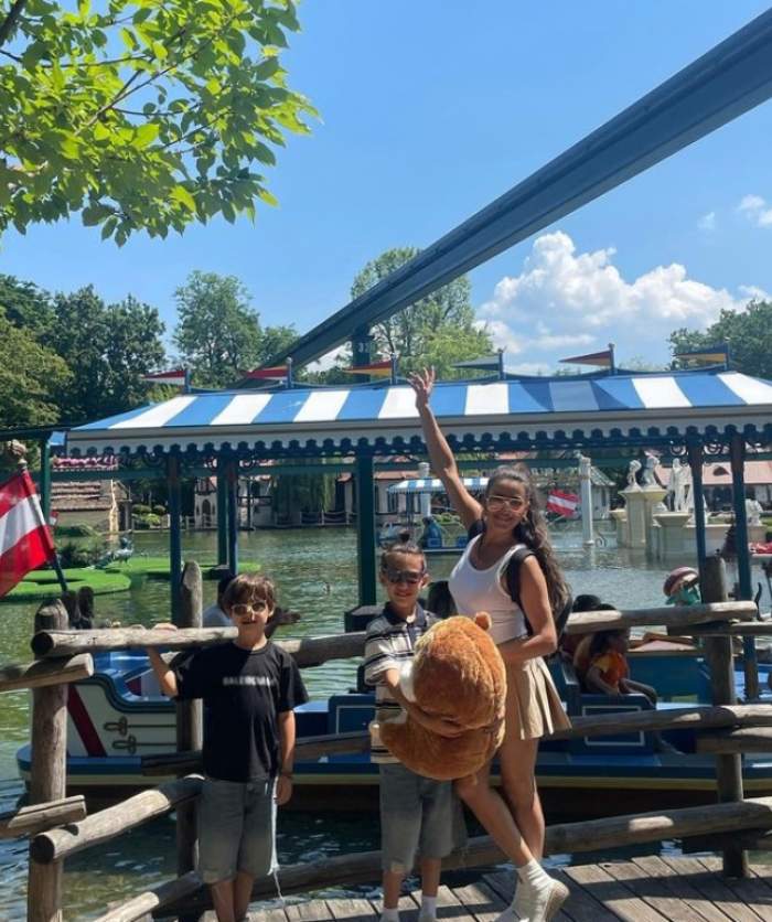 Claudia Pătrășcanu, vacanță cu copiii într-unul dintre cele mai frumoase parcuri de distracție din lume. Câți bani a scos artista din buzunar pentru distracția din Germania!