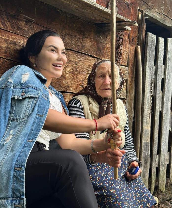 Carmen de la Sălciua, imagine emoționantă alături de bunica ei. Ce a postat artista / FOTO