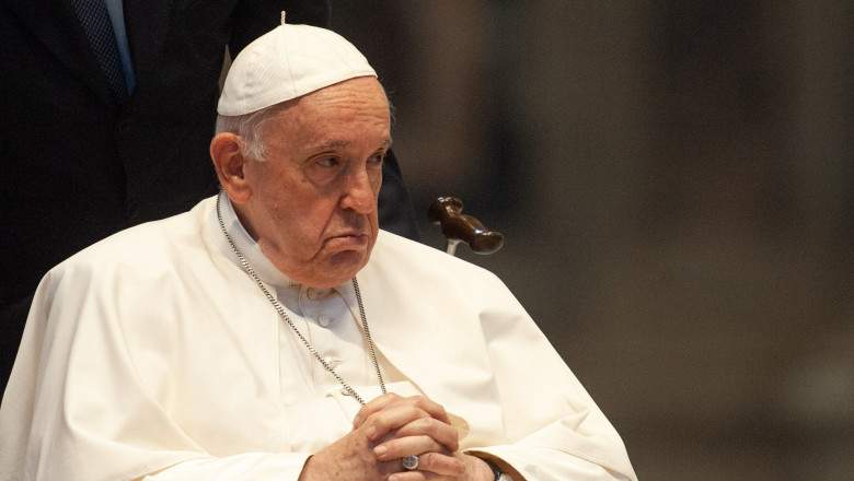 Papa Francisc a fost externat! Au trecut nouă zile de la intervenţia chirurgicală adbominală suferită de Suveranul Pontif