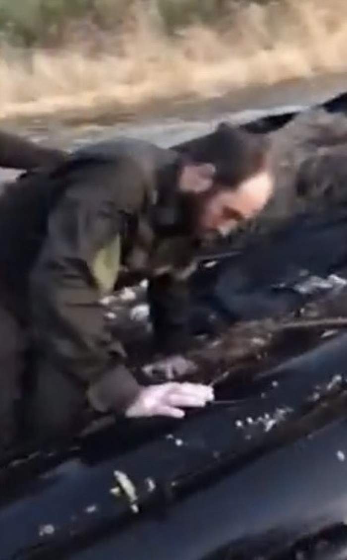 Militari ruși, salvați de la moarte de soldați ucraineni. Au fost abandonați de forțele lui Vladimir Putin, după distrugerea barajului Kahovka / VIDEO