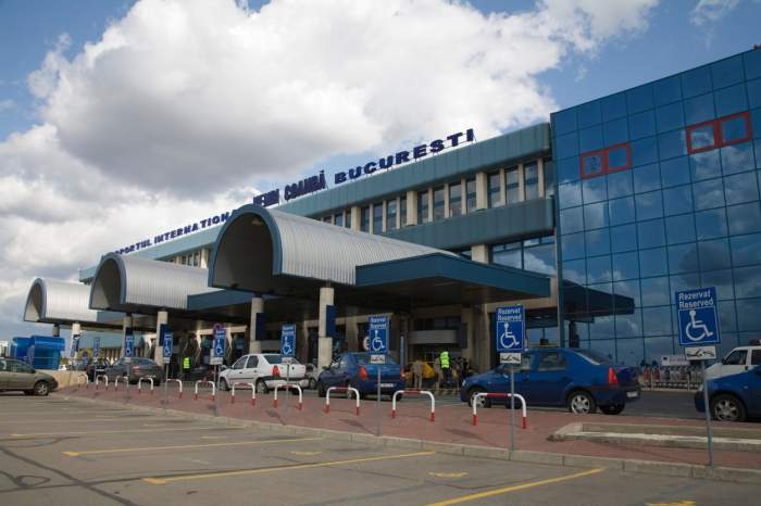 Avion aterizat de urgență pe Aeroportul Otopeni! Un pasager a murit, după ce i s-a făcut rău