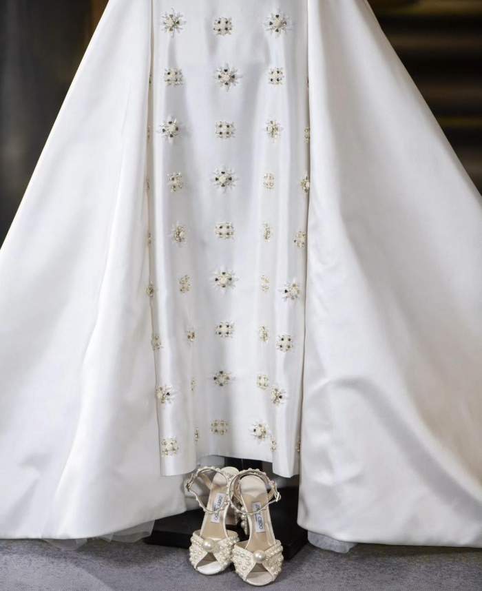 Cum arată rochia de mireasă pe care a purtat-o Rajwa Al-Saif la nunta regală. Soția prințului moștenitor Hussein al Iordaniei este atentă la detalii / FOTO