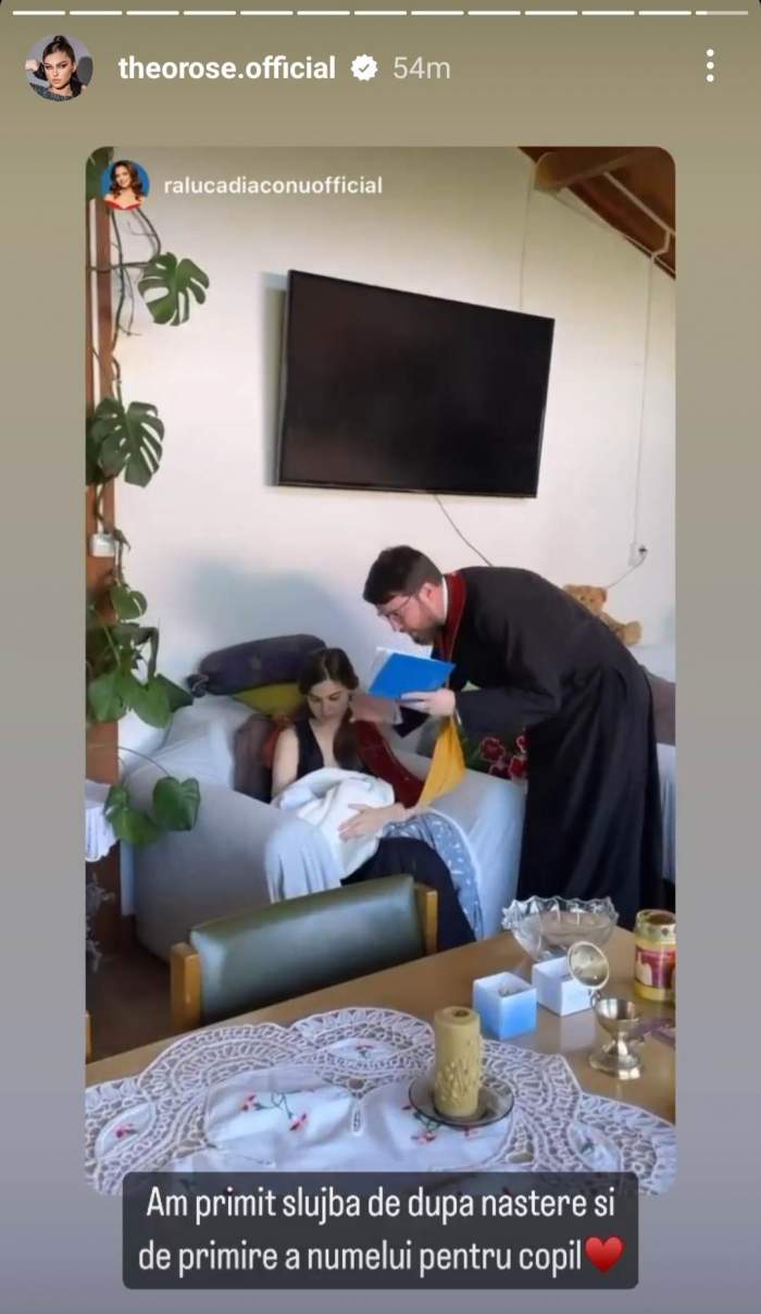 Momente unice acasă la Theo Rose. Preotul a venit la băiețelul cântăreței. Care a fost motivul / VIDEO