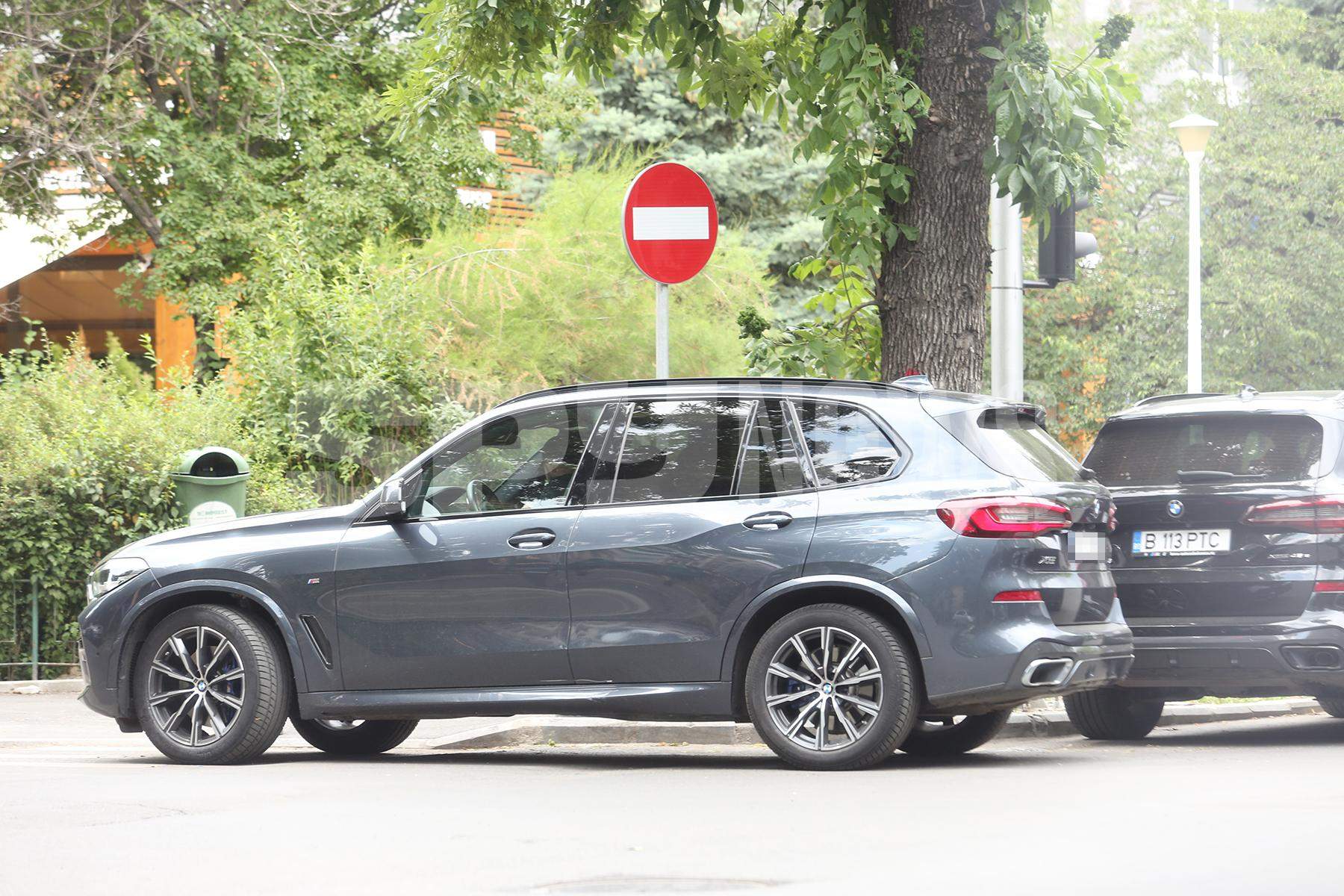 Jorge, surprins într-un moment de neatenție pe străzile Capitalei. Dovada că graba strică treaba / PAPARAZZI