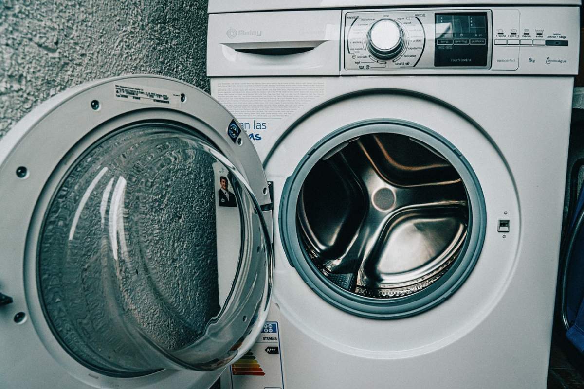 Ce este mișcarea ”No-wash”. Adepții refuză să-și mai spele hainele o perioadă îndelungată