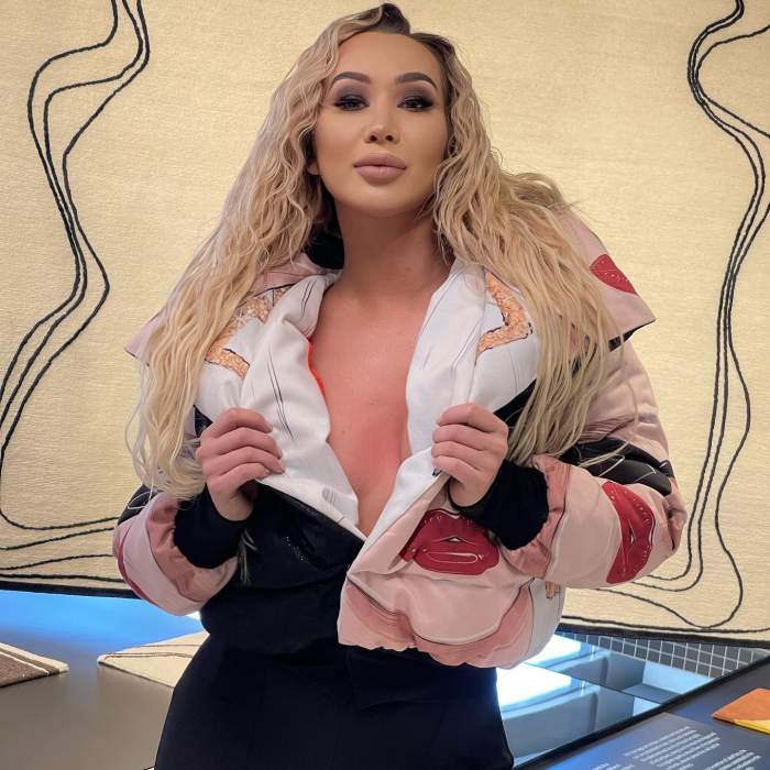 Care este numele real al Xoniei. De ce nu avea cântăreața drept să conducă, de fapt