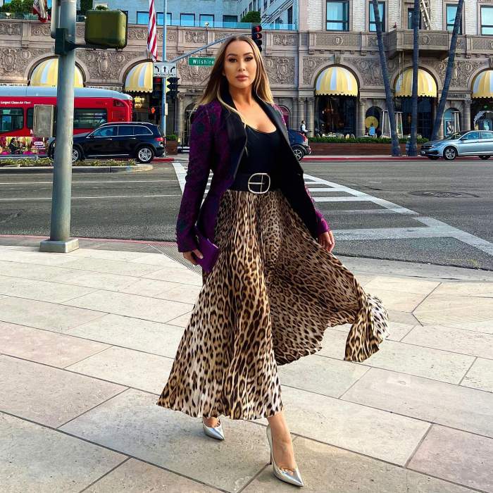 Care este numele real al Xoniei. De ce nu avea cântăreața drept să conducă, de fapt